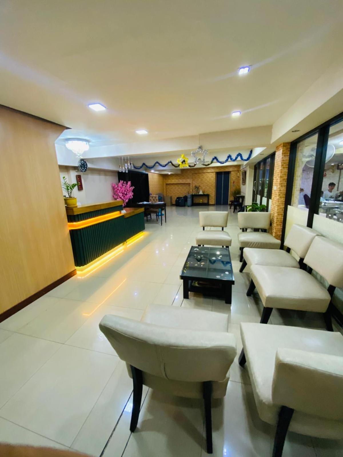 Khách sạn Residency 3*